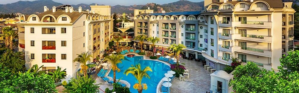 Costa Mare Suites 말마리스 외부 사진