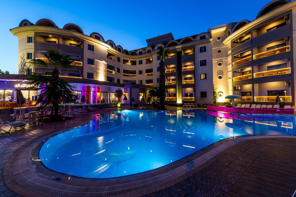 Costa Mare Suites 말마리스 외부 사진