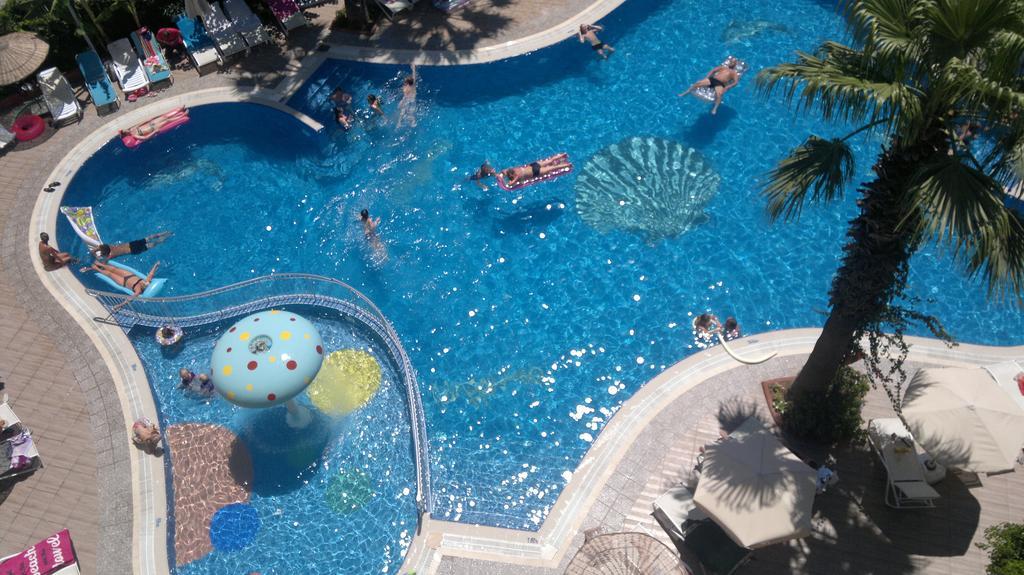Costa Mare Suites 말마리스 외부 사진