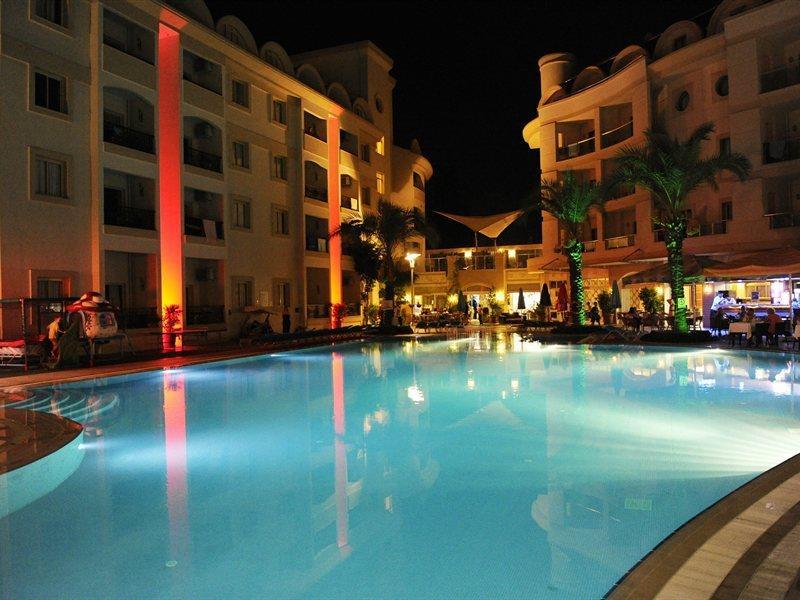 Costa Mare Suites 말마리스 외부 사진